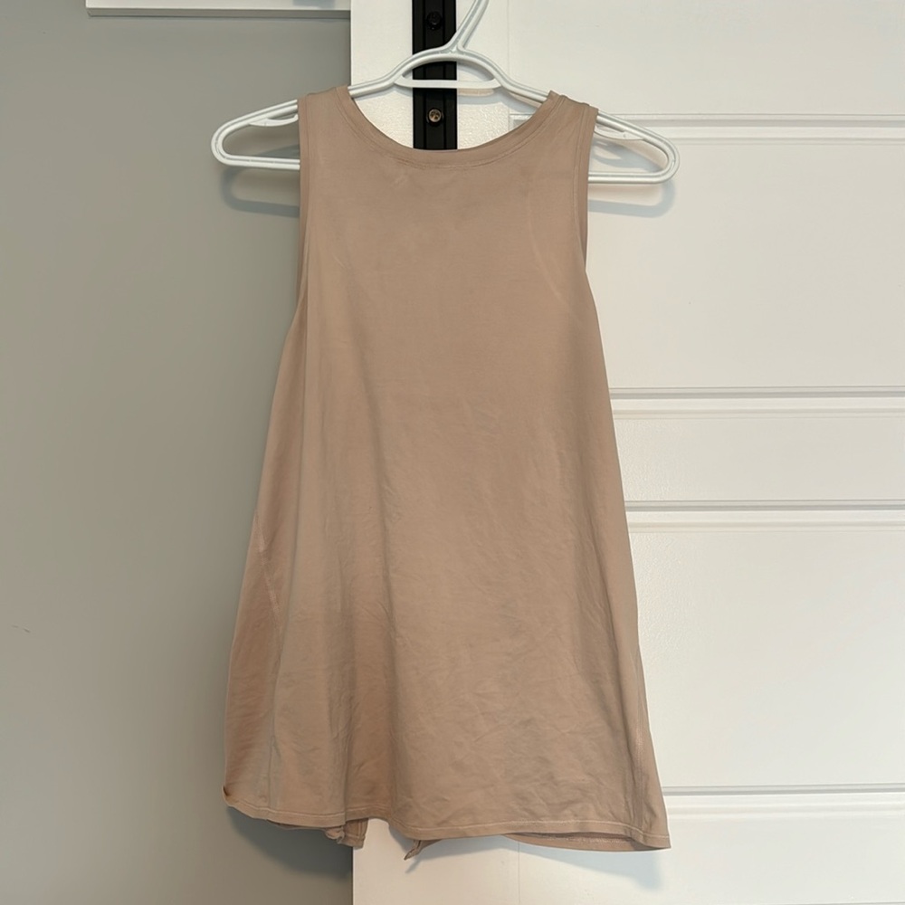Lululemon workout tank